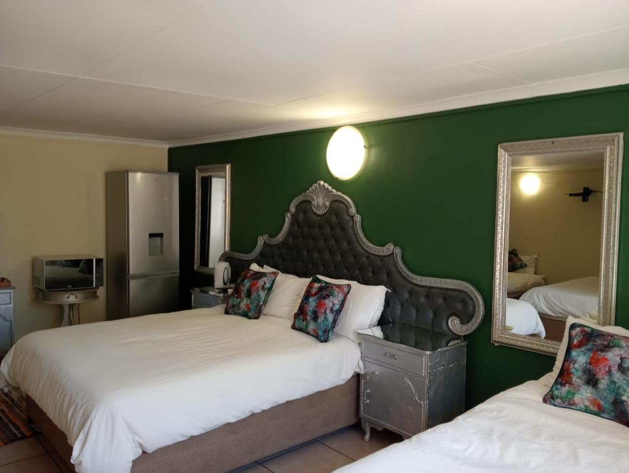 Villa De La Rosa Klerksdorp Esterno foto