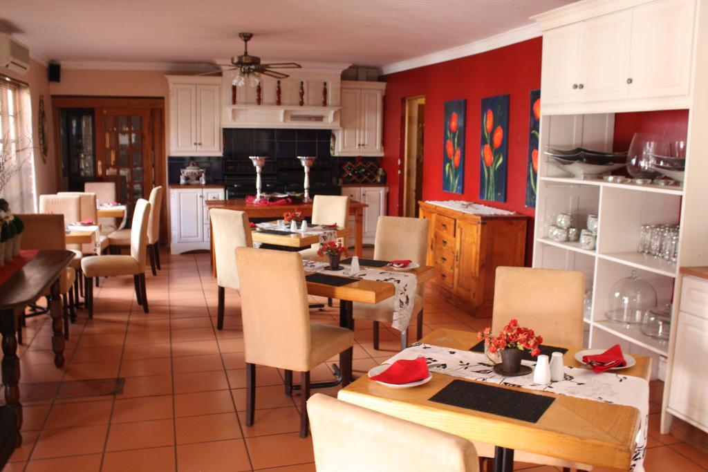 Villa De La Rosa Klerksdorp Esterno foto